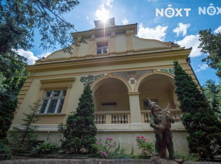 Pronájem komerčního objektu, obchodní centrum, 731 m²