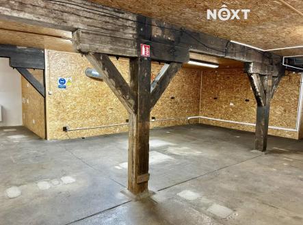 Pronájem komerčního objektu, sklad, 1 673 m²
