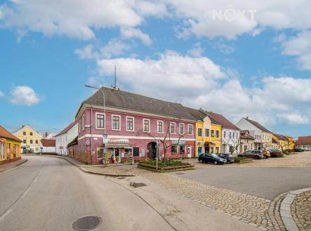 Prodej komerčního objektu, obchodní centrum, 828 m²