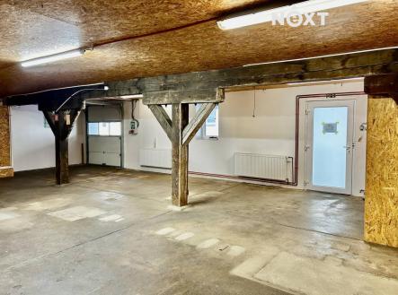 Pronájem komerčního objektu, sklad, 1 673 m²