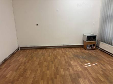 Pronájem komerčního objektu, obchodní centrum, 685 m²