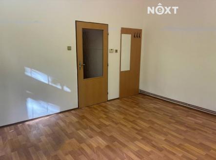 Pronájem komerčního objektu, obchodní centrum, 685 m²