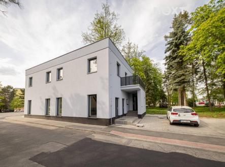Pronájem kanceláře, 86 m²