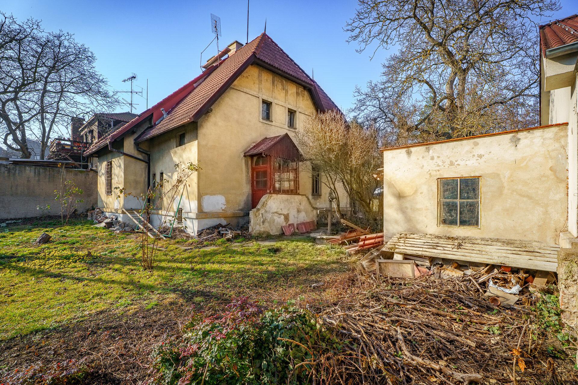 Rodinný dům s krásnou zahradou, Mezitraťová 345/30, Praha 9 Hrdlořezy.