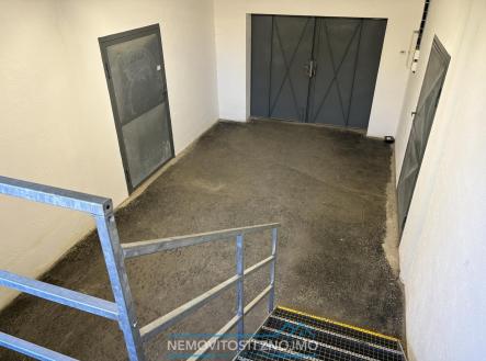 Pronájem skladovací prostor, 100 m²