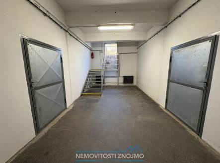 Pronájem skladovací prostor, 100 m²