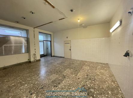 Pronájem skladovací prostor, 700 m²