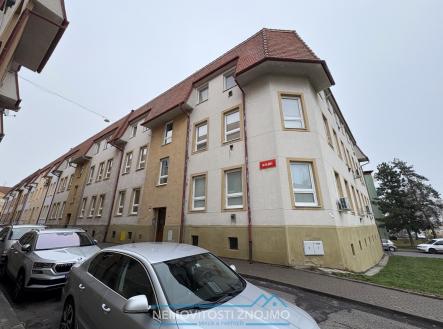 Pronájem bytu, 1+kk, 35 m²
