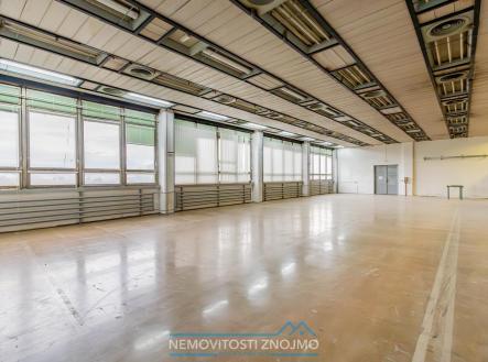 Pronájem skladovací prostor, 450 m²