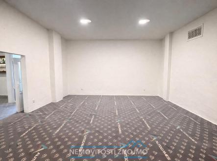 Pronájem obchodní prostor, 142 m²