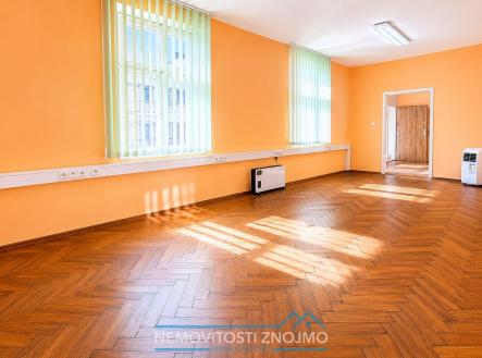 Pronájem kanceláře, 96 m²