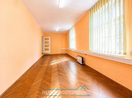 Pronájem kanceláře, 96 m²