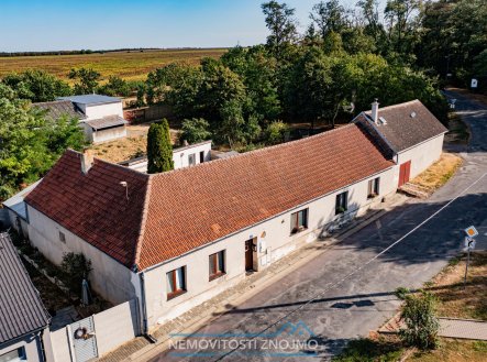 Vícegenerační rodinný dům 4+1 a 1+1 se zahradou, k.ú. Práče u Znojma