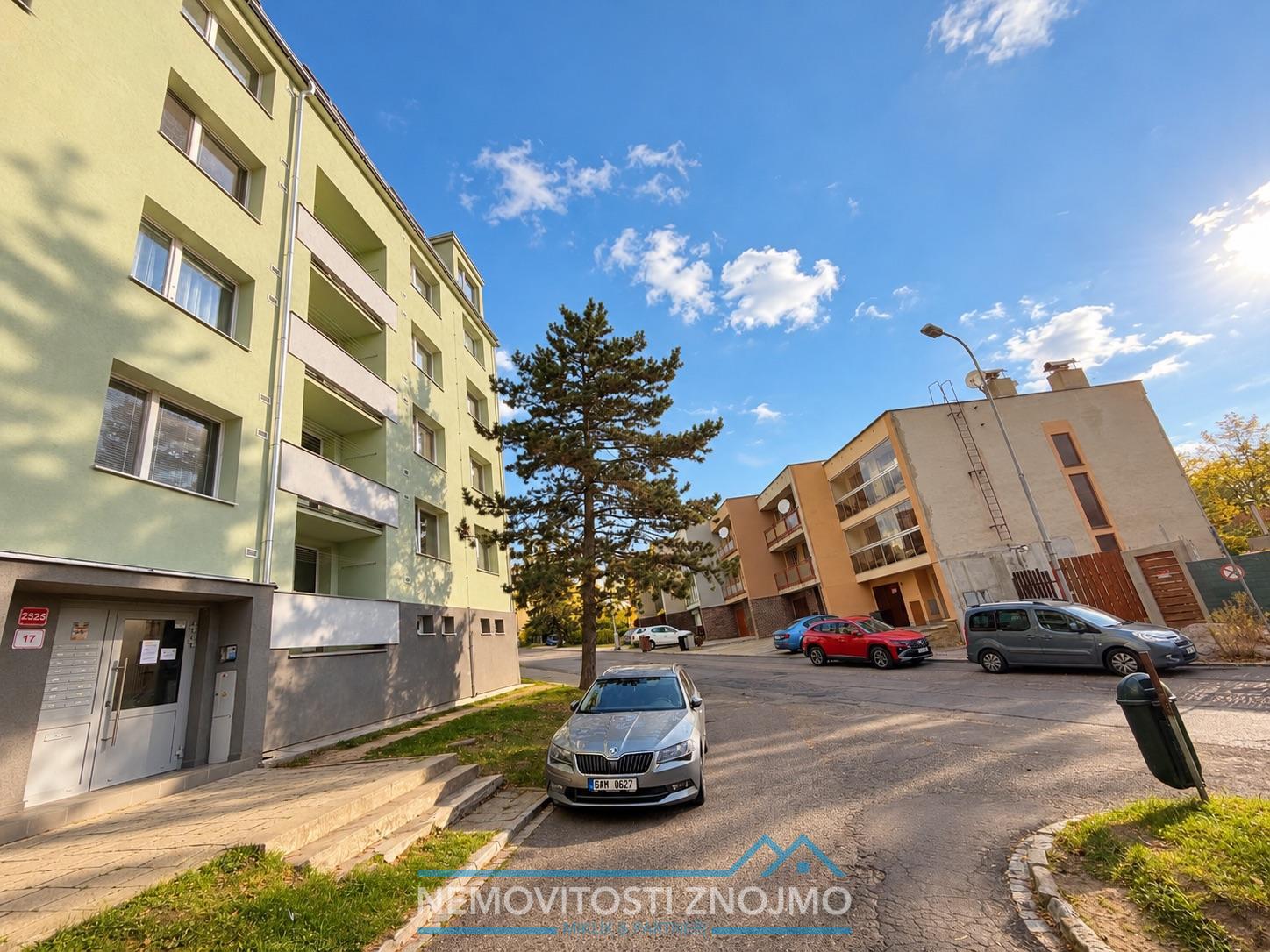 Gagarinova, Znojmo12