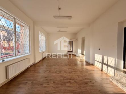 Pronájem obchodní prostor, 110 m²