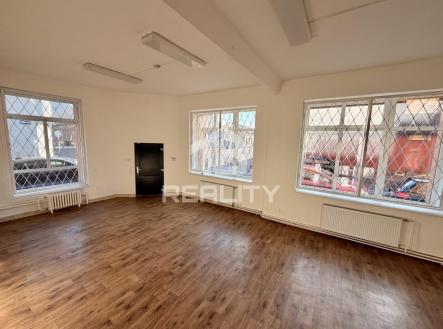 Pronájem obchodní prostor, 110 m²