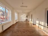 Pronájem obchodní prostory, 110 m²