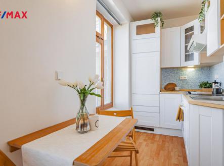 Pronájem bytu, 1+kk, 27 m²