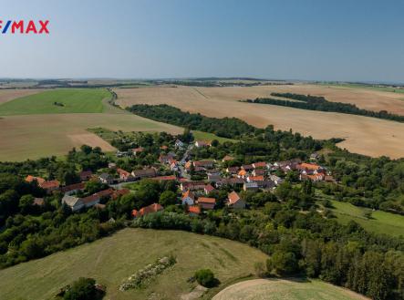 Prodej - pozemek, les, 11 138 m²