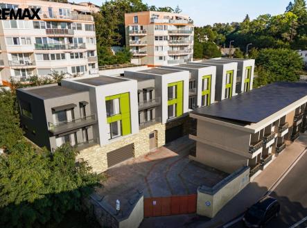 Prodej nájemního domu, 1 500 m²