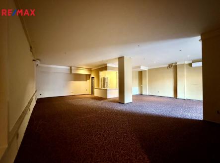 Pronájem - obchodní prostor, 224 m²