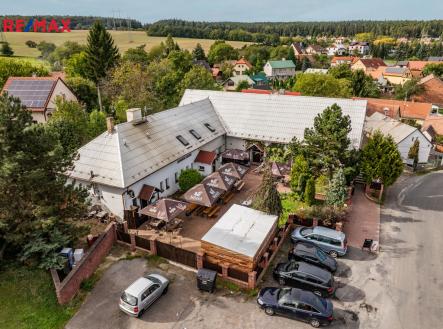 Prodej nájemního domu, 897 m²