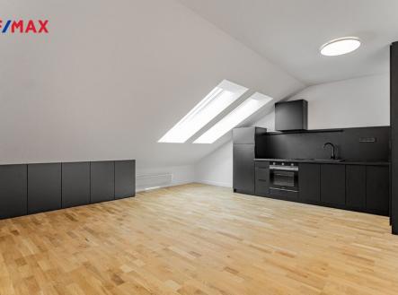 Pronájem bytu, 1+kk, 33 m²