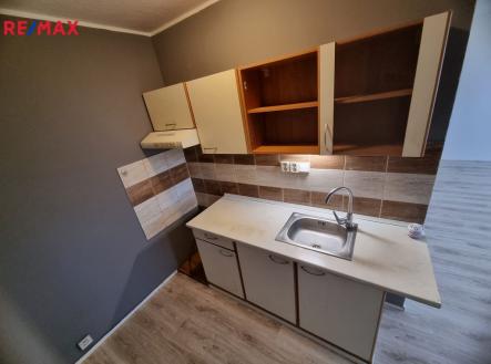 Pronájem bytu, 1+kk, 33 m²