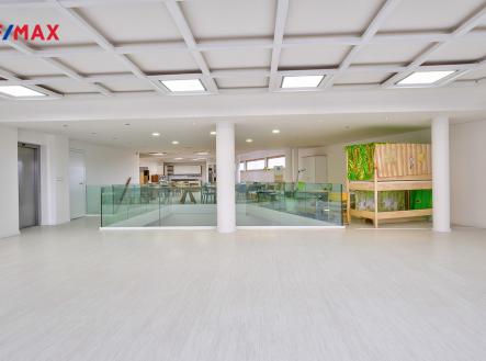 Pronájem obchodní prostor, 97 m²