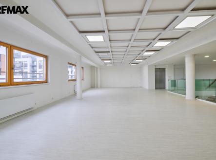 Pronájem obchodní prostor, 97 m²