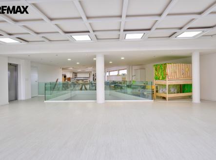 Pronájem obchodní prostor, 97 m²