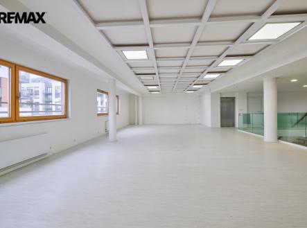 Pronájem obchodní prostor, 97 m²