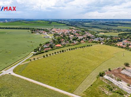 Prodej pozemku pro bydlení, 46 945 m²