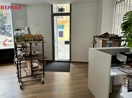 Pronájem - obchodní prostor, 94 m²