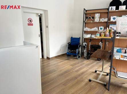 Pronájem - obchodní prostor, 94 m²