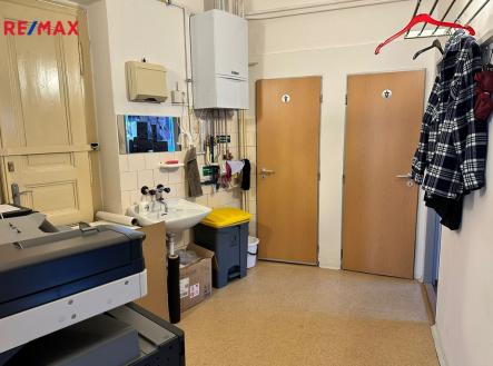 Pronájem - obchodní prostor, 94 m²