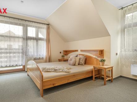 Prodej - hotel, 1 200 m²
