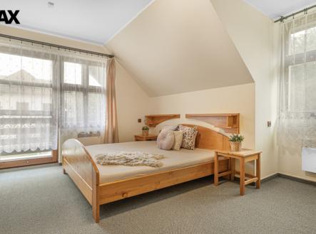 Prodej hotel, 1 200 m²