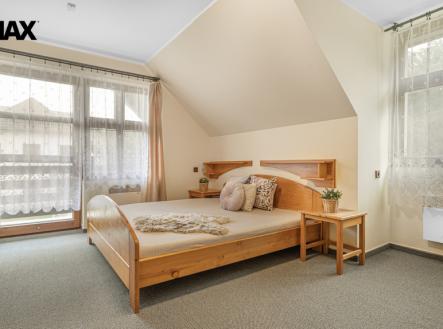 Prodej hotel, 1 200 m²