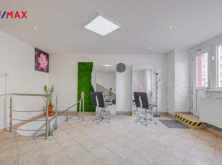 Prodej obchodní prostor, 151 m²