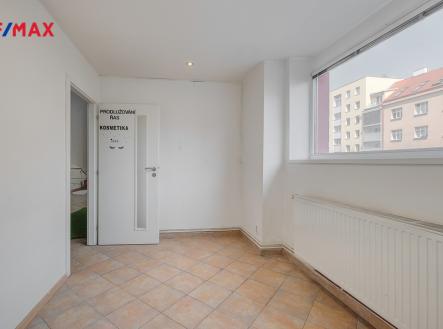 Prodej obchodní prostor, 151 m²