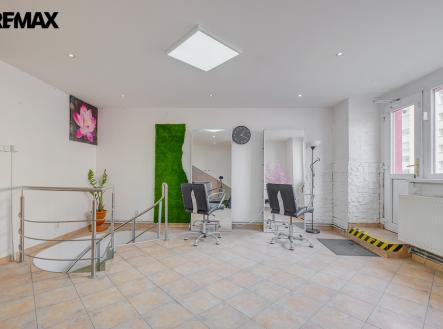 Prodej obchodní prostor, 151 m²