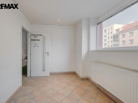 Prodej obchodní prostor, 151 m²