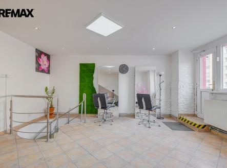 Prodej obchodní prostor, 151 m²