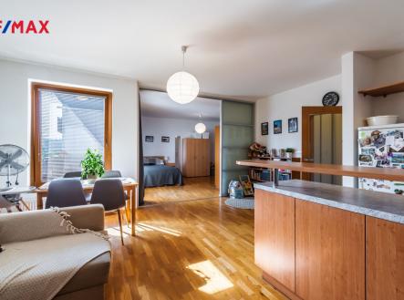 Pronájem bytu, 2+kk, 64 m²