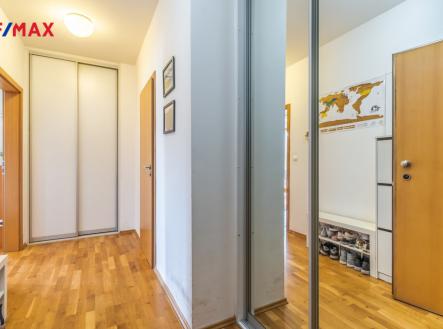 Pronájem bytu, 2+kk, 64 m²
