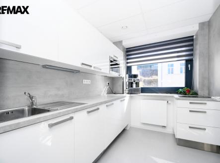 Pronájem kanceláře, 121 m²