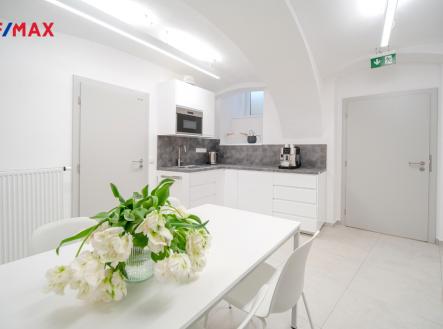 Pronájem jiné, 112 m²