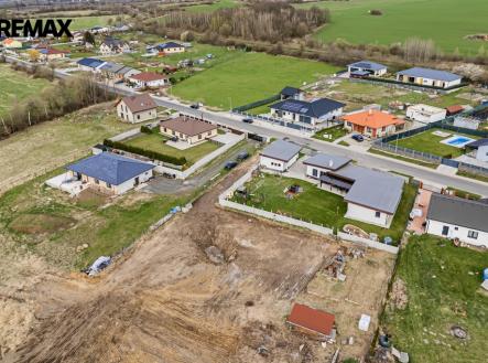 Prodej pozemku pro bydlení, 1 300 m² obrázek