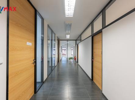 Pronájem kanceláře, 150 m²